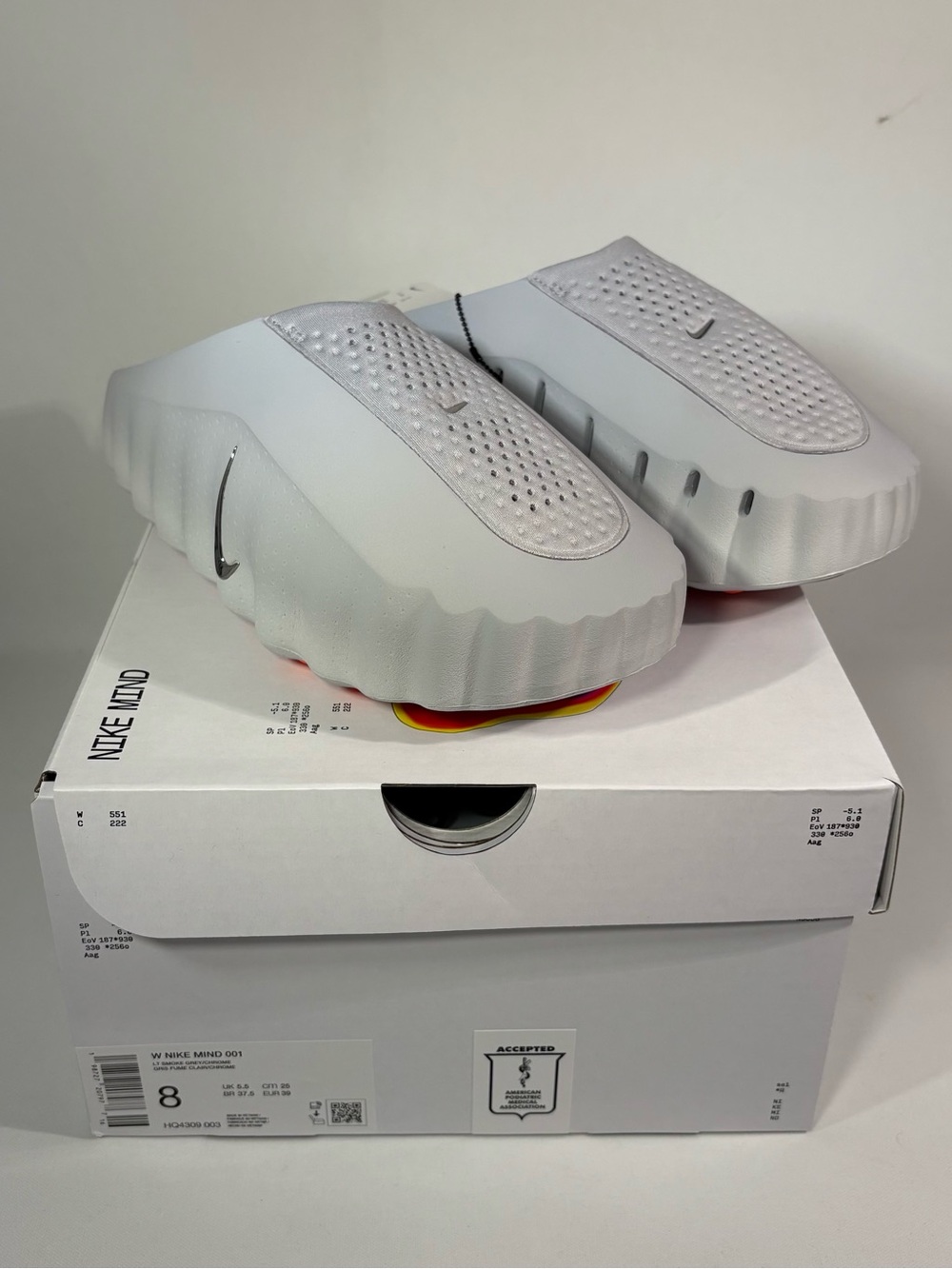🌿 [BRAND NEW] NIKE MIND 001 SLIDE LIGHT SMOKE GREY WOMENS SHOES SIZE 8 MULES 🌿 - Picture 2 of 12